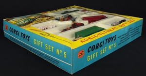 Corgi toys gift set 5 agricultural gg94 side