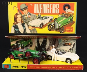 Corgi toys gift set 40 avengers gg128 front