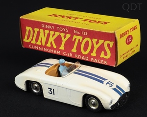 Dinky toys 133 cunningham road racer gg179 front