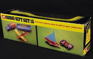 Corgi toys gift set 15 landrover horse box gg237 back