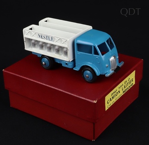 French dinky toys 25o nestle milk truck laitier gg268 front