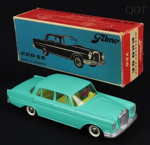 Tekno models 726 mercedes 220se gg320 front