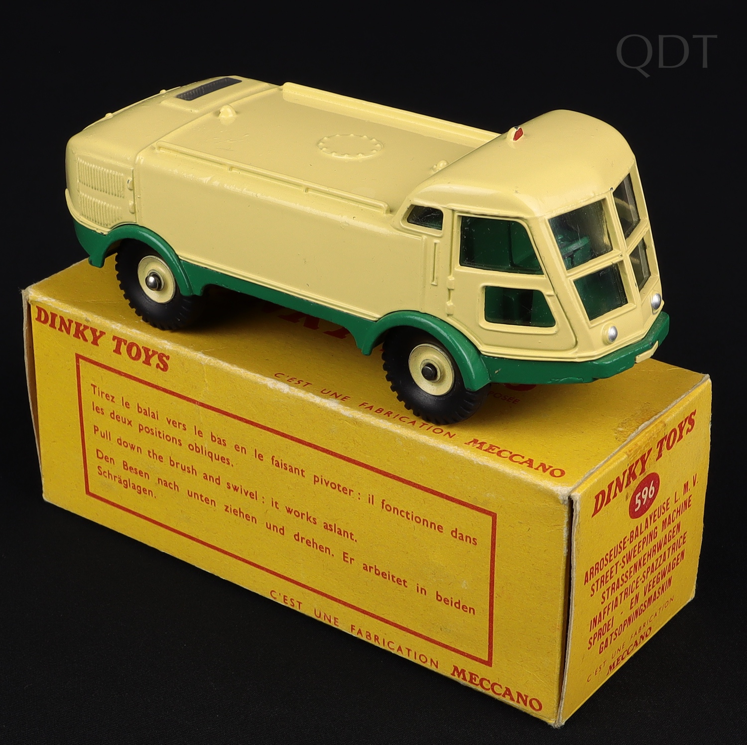DINKY TOYS, arroseuse-balayeuse L.M.V. dans sa boîte réf ... - 86122754-17