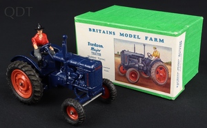 Britains model farm 128f fordson major tractor gg382 front