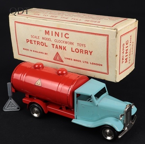 Minic petrol tank lorry gg352 front