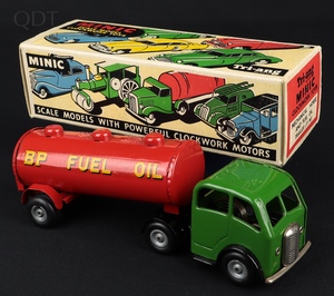 Tri ang minic 31m mechanical horse fuel oil trailer gg408 front