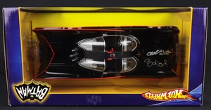 Mattel hotwheels batmobile signed gg568 top