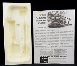 Corgi toys 1127 simon snorkel fire engine gg609 leaflet