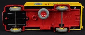 Dinky supertoys 923 big bedford van heinz gg676 base