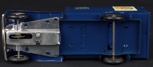 Tri ang minic 81m delivery van lner gg770 base