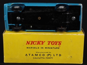 Nicky dinky toys 137 plymouth fury sports gg977 base