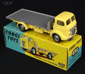 Corgi toys 454 commer platform lorry hh215 front