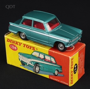 Dinky toys 134 triumph vitesse hh224 front