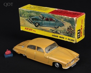 Nicky dinky toys indian 142 jaguar mark x saloon hh350 front