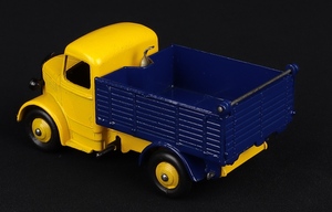 Dinky toys 410 bedford end tipper hh561 back