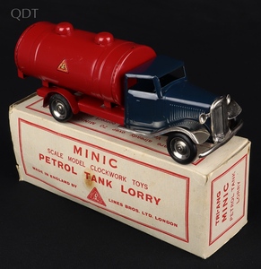 Tri ang minic 15m petrol tank lorry hh608 front