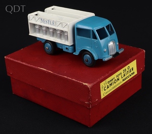 French dinky toys 25o ford milk truck nestle hh883 front