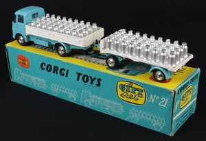 Corgi gift set 21 erf dropside lorry milk churns jj252 back
