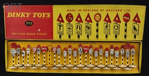Dinky toys 772 british raod signs jj268 front