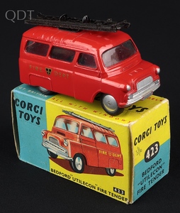 Corgi toys 423 bedford utilecon fire tender jj298 front