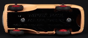 Dinky toys 104 aston martin db3s jj301 base