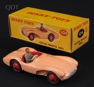Dinky toys 104 aston martin db3s jj302 front