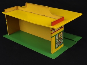Meccano dinky toys 48 petrol station jj589 view
