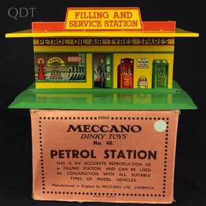 Meccano dinky toys 48 petrol station jj589 front