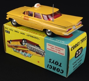 Corgi toys 221 chevrolet new york taxi cab jj728 back