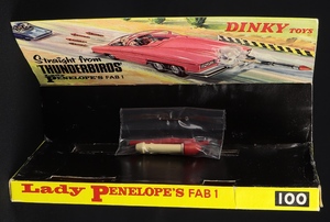 Dinky toys 100 lady penelope's fab 1 jj882 plinth