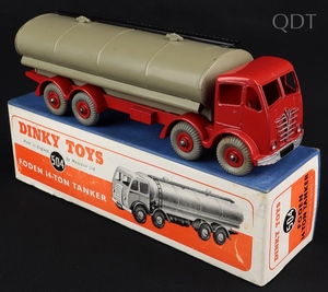 Dinky toys 504 foden 14 ton tanker jj902 front