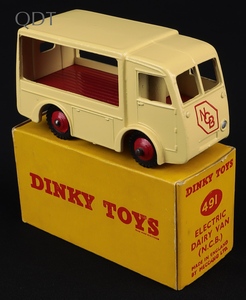French Dinky Toys 560 Citroen 2CV Postal Service Van - QDT
