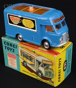 Corgi toys 471 smith's karrier mobile canteen joe's diner kk67 front