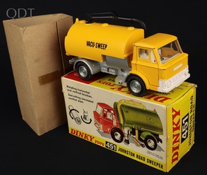 Dinky toys 451 johnston road sweeoer vacu sweep kk114 front