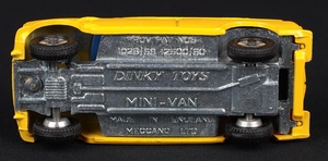 Dinky toys 274 aa mini van kk231 base