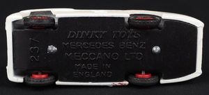 Dinky toys 237 mercedes benz racing car kk423 base