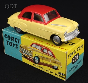 Corgi toys 203 vauxhall velox saloon kk536 front