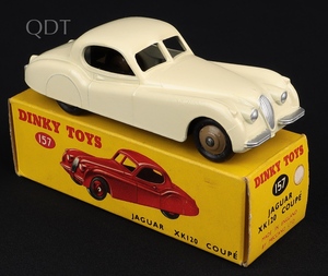 Dinky toys 157 jaguar xk120 coupe kk588 front