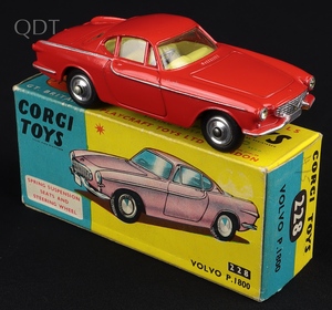Corgi toys 228 volvo p1800 kk615 front