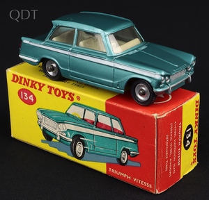 Dinky toys 134 1 triumph vitesse kk640 front