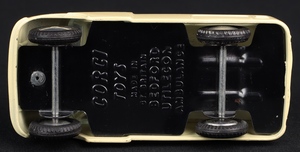 Corgi toys 412 bedford utilecon ambulance kk694 base