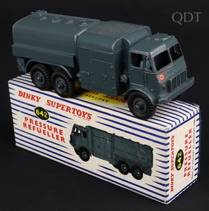 Dinky supertoys 642 pressure refueller kk757 front
