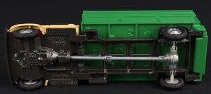 Corgi toys 484 dodge kew fargo livestock transporter kk788 base