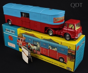 Corgi toys 1130 circus horse transporter kk798 front