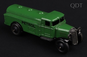 Dinky toys 25d petrol tank wagon kk805 front