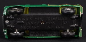 Dinky toys 197 morris mini traveller kk813 base