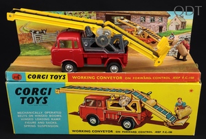 Corgi toys gift set 64 working conveyor forward control jeep kk844 front