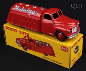 Dinky toys 440 mobilgas tanker kk852 front