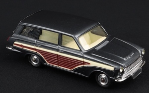 Corgi toys 440 ford cortina golfing set kk889 car