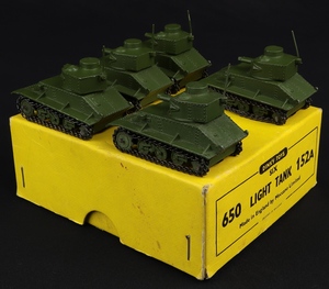 Trade box dinky  152a 650 light tank kk998 back